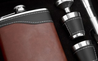 Piersiówka w zestawie KW8L brązowa