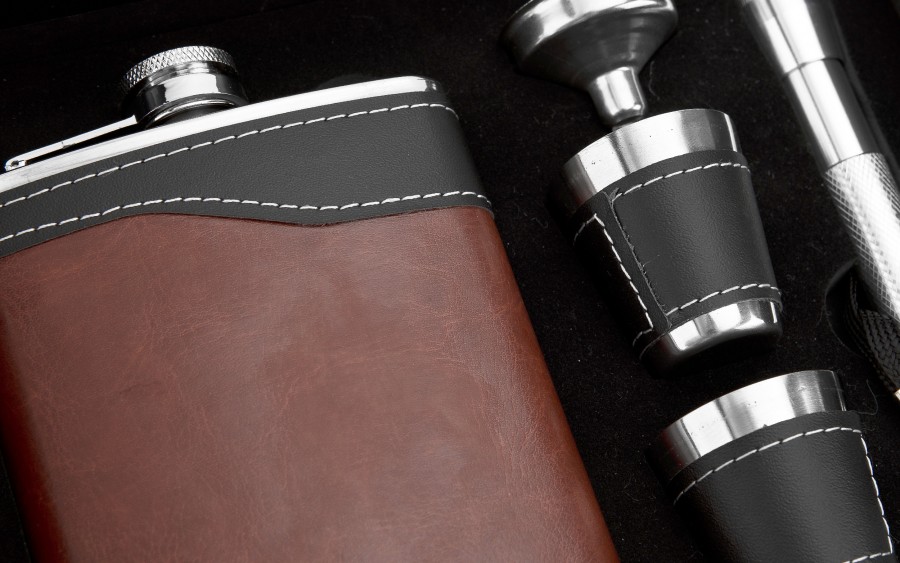 Piersiówka w zestawie KW8L brązowa