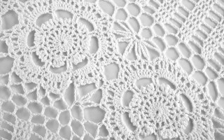 Obrus koronkowy okrągły 170 cm biały – wzór ażurowy