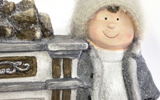 Figurka świąteczna Kominek Chłopiec świecący LED H35 cm