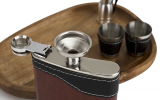 Piersiówka w zestawie KW8L brązowa