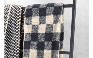 Ręcznik bawełniany 80x150 cm Natural Karo 6217-39 czarny