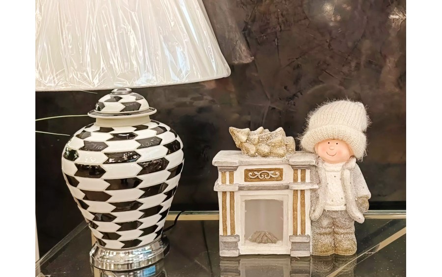 Figurka świąteczna Kominek Chłopiec świecący LED H35 cm