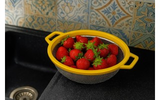 Cedzak nierdzewny 27 cm żółty Drop