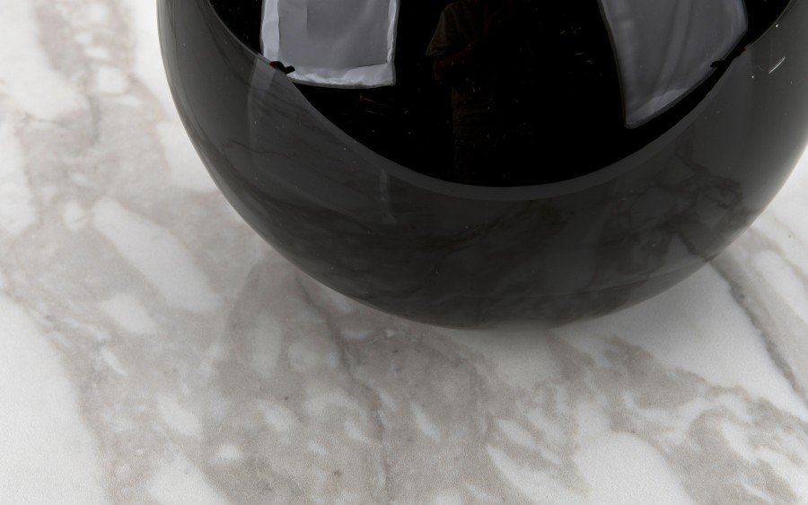 Wazon szklany 18 cm Kula czarny