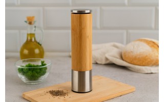 Młynek do przypraw - motyw drewna