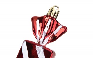 Komplet 3 bombek plastikowych Cukierek czerwono-biały 8528