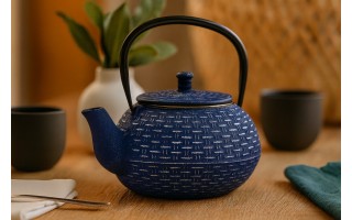 Żeliwny imbrykdo z zaparzaczem 0,8 L Hanako granatowy