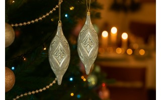 Komplet 2 bombek plastikowych podłóżnych zielono-złotych 3608