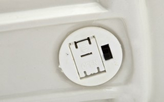 Ozdoba świateczna białe autko z choinką w bagażniku 6083