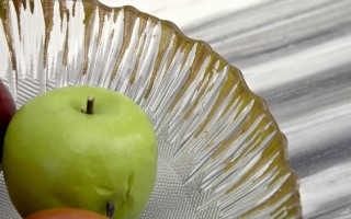 Patera szklana na złotej nodze 180031