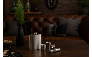 Piersiówka w komplecie, srebrna KW8/