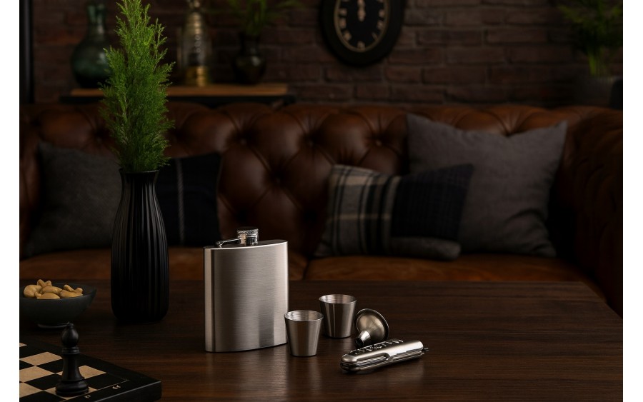 Piersiówka w komplecie, srebrna KW8/