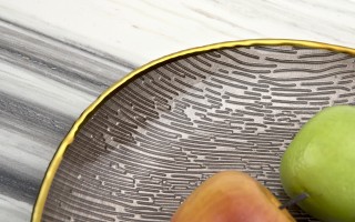 Talerz dekoracyjny 32,5 cm podtalerz beżowo-złoty