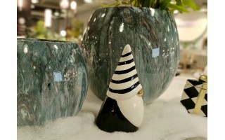 Figurka świąteczna Skrzat 18 cm czarno biały