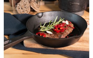 Patelnia żeliwna 26 cm Iron AMBITION