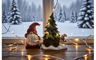 Figurka ozdobna Skrzat czerwony z choinką LED