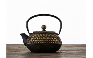 Imbryk żeliwny 0,8 L z zaparzaczem Hanako Gold