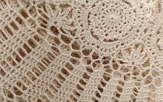Obrus koronkowy okrągły 170 cm ecru – wzór ażurowy