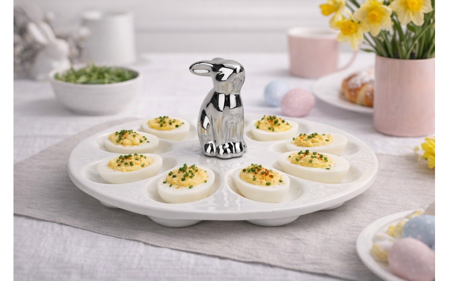 Talerz na jajka ze srebrnym króliczkiem