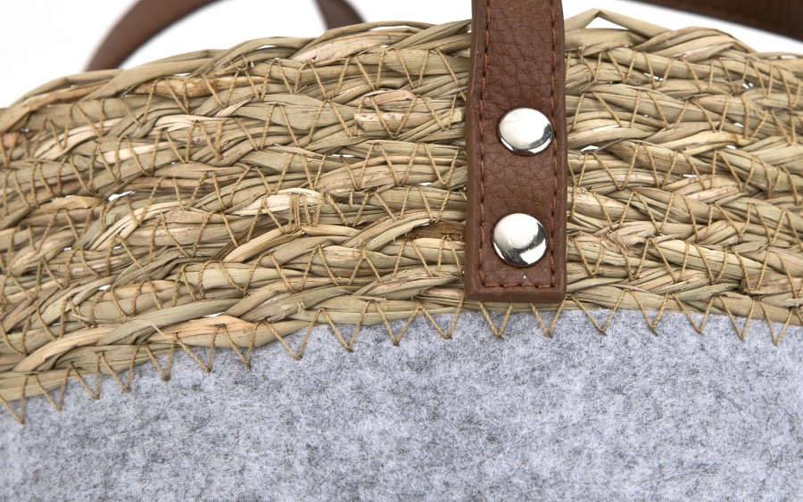 Kosz filcowy dekoracyjny 20x20x20 cm AMPARO 7126 MONDEX szary z trawą morską