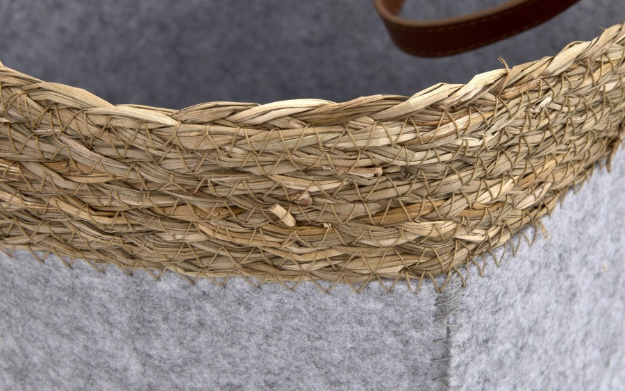 Kosz filcowy dekoracyjny 28x28x28 cm AMPARO 7126 MONDEX szary z trawą morską