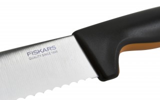 Nóż do chleba Fiskars 21,5 cm